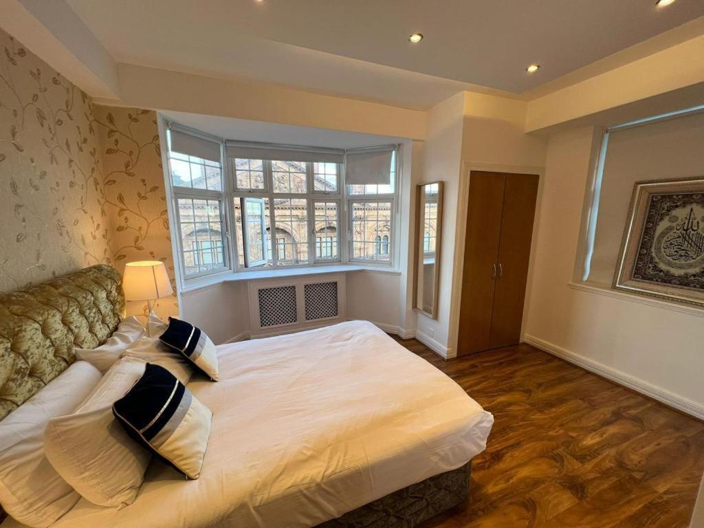 לונדון Knightsbridge Luxurious Residence - Facing Harrods מראה חיצוני תמונה